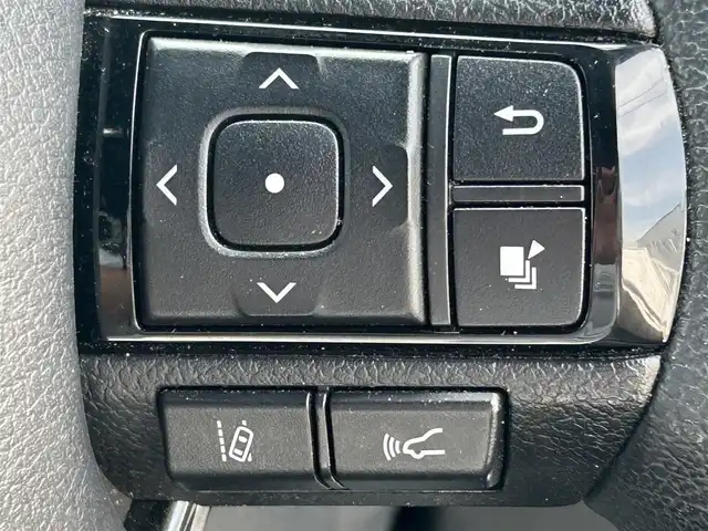 トヨタ ハイラックス Z ブラックラリーエディション 福岡県 2019(令1)年 12.1万km スーパーホワイトⅡ ワンオーナー/禁煙車/社外ナビ/（BT・CD・DVD・TV)/TRD仕様/クルーズコントロール/本革ステアリング/ステアリングリモコン/前後ドライブレコーダー/PWR　HEAT/ETC/プッシュスタート/ダウンヒルアシストコントロール/センターデフロック/バックカメラ/純正フロアマット/純正アルミホイール/MTモード付きAT/ドアバイザー/スペアスマートキー×１/保証書/取扱説明書