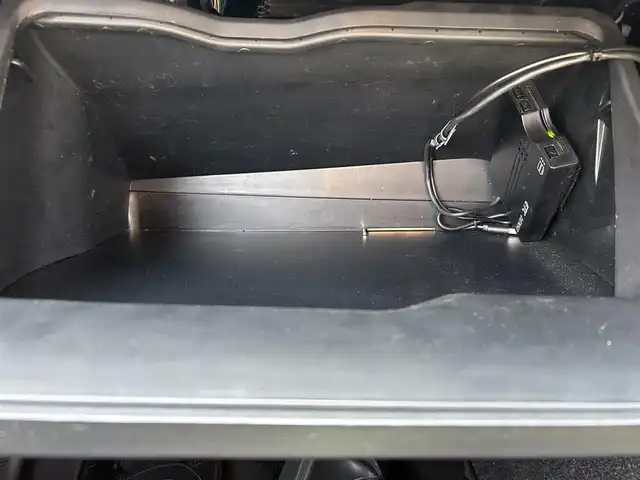トヨタ ハイラックス Z ブラックラリーエディション 福岡県 2019(令1)年 12.1万km スーパーホワイトⅡ ワンオーナー/禁煙車/社外ナビ/（BT・CD・DVD・TV)/TRD仕様/クルーズコントロール/本革ステアリング/ステアリングリモコン/前後ドライブレコーダー/PWR　HEAT/ETC/プッシュスタート/ダウンヒルアシストコントロール/センターデフロック/バックカメラ/純正フロアマット/純正アルミホイール/MTモード付きAT/ドアバイザー/スペアスマートキー×１/保証書/取扱説明書