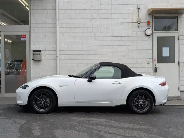 マツダ ロードスター RS 埼玉県 2015(平27)年 1.8万km クリスタルホワイトパールマイカ レカロ本革シート（BOSEヘッドスピーカー）/シートヒーター/スマートキーX2/ドライブレコーダー（ユピテル）/ETC/LEDヘッドライト/純正マツダコネクトナビ/TV/Bluetoothオーディオ/取扱説明書/整備記録簿