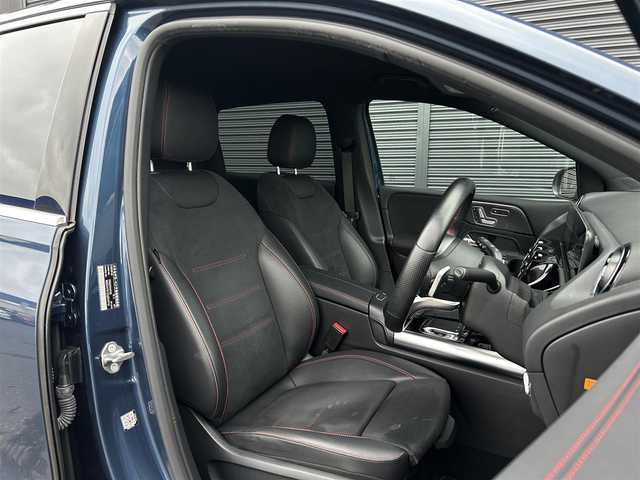 メルセデス・ベンツ Ｂ２００ｄ AMGライン 茨城県 2020(令2)年 5.1万km デニムブルー レーダーセーフティパッケージ　/ナビゲーションパッケージ /ACC /LKA /BSA /ナビ /12セグ /バックカメラ /CarPlay/BT /半革 /シートヒーター /パワーシート /LED /オートハイビーム /電動リアゲート /ETC2.0 /禁煙車
