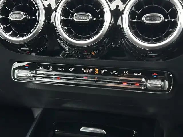 メルセデス・ベンツ Ｂ２００ｄ AMGライン 茨城県 2020(令2)年 5.1万km デニムブルー レーダーセーフティパッケージ　/ナビゲーションパッケージ /ACC /LKA /BSA /ナビ /12セグ /バックカメラ /CarPlay/BT /半革 /シートヒーター /パワーシート /LED /オートハイビーム /電動リアゲート /ETC2.0 /禁煙車