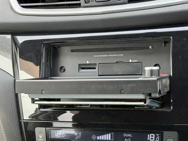 日産 エクストレイル 20X 茨城県 2014(平26)年 5.8万km ブリリアントホワイトパール (株)IDOMが運営する【じしゃロン水戸店】の自社ローン専用車両になりますこちらは現金またはオートローンご利用時の価格です。自社ローンご希望の方は別途その旨お申付け下さい/純正ナビ/フルセグＴＶ/シートヒーター/ＥＴＣ/バックカメラ/横滑り防止装置/ダウンヒルコントロールアシスト/オートライト/フロアマット/アイドリングストップ
