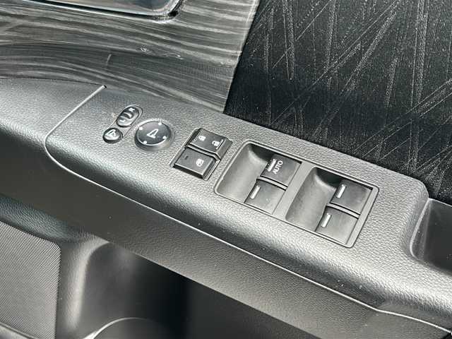 ホンダ オデッセイ アブソルート 長野県 2014(平26)年 10.3万km ホワイトオーキッドパール (株)IDOMが運営する【じしゃロン長野店】の自社ローン専用車両になります。こちらは現金またはオートローンご利用時の価格です。自社ローンご希望の方は別途その旨お申付け下さい/純正ナビ/Bluetooth/バックカメラ/純正ビルトインETC/フルセグテレビ/両側パワースライド/純正フロアマット/純正アルミホイール/LEDヘッドライト/フォグランプ/オートライト/CTBA/パドルシフト