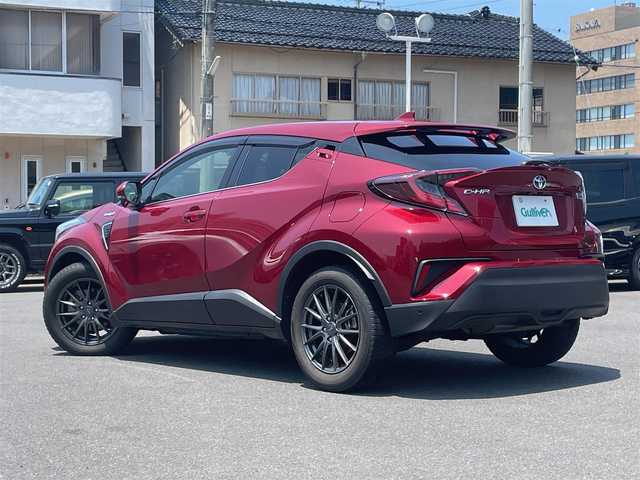 トヨタ Ｃ－ＨＲ G 島根県 2017(平29)年 4.1万km センシュアルレッドマイカ ＡＬＰＩＮＥ製１１型メモリナビ　/フルセグTV　/ＤＶＤ再生　/Ｂｌｕｅｔｏｏｔｈ接続　/バックカメラ　/ビルトインＥＴＣ　/アダプティブクルーズコントロール　/衝突軽減ブレーキ　/レーンキープアシスト/本革シート　/前席シートヒーター　/前後コーナーセンサー　/オートハイビーム／ライト/スマートキー/プッシュスタート/純正ＬＥＤヘッドライト　/社外１７インチアルミホイール/純正フロアマット