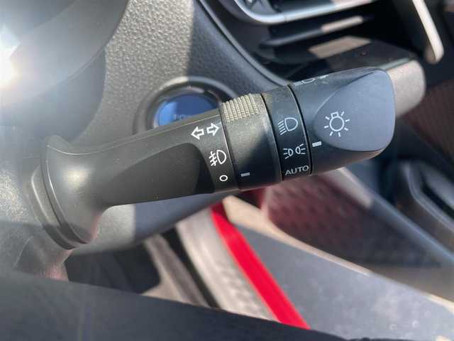 トヨタ Ｃ－ＨＲ G 島根県 2017(平29)年 4.1万km センシュアルレッドマイカ ＡＬＰＩＮＥ製１１型メモリナビ　/フルセグTV　/ＤＶＤ再生　/Ｂｌｕｅｔｏｏｔｈ接続　/バックカメラ　/ビルトインＥＴＣ　/アダプティブクルーズコントロール　/衝突軽減ブレーキ　/レーンキープアシスト/本革シート　/前席シートヒーター　/前後コーナーセンサー　/オートハイビーム／ライト/スマートキー/プッシュスタート/純正ＬＥＤヘッドライト　/社外１７インチアルミホイール/純正フロアマット