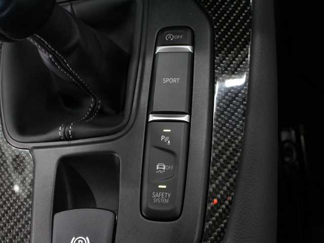 トヨタ スープラ RZ 三重県 2023(令5)年 1万km 青 OPブラック革シート/OPブラック革巻きステアリングホイール/プリクラッシュセーフティ/レーンディパーチャーアラート/ブラインドスポットモニター/アダプティブハイビーム/クルーズコントロール/クリアランスソナー/HDDナビゲーションシステム/・HDDナビ/・地デジTV/・HDDオーディオ/・8.8インチタッチディスプレイ/・Toyota Supra Connect/・Bluetooth/・USB入力端子/・カラーバックガイドモニター/JBLプレミアムサウンドシステム(12スピーカー)/バックカメラ/8.8インチTFTカラー液晶メーター/カラーヘッドアップディスプレイ/ユピテル前後ドライブレコーダー/純正19インチ10本スポークツヤ消ダークメタリック塗装鍛造アルミホイール/「Supra」ロゴ入brembo製レッドブレーキキャリパー/6灯式LEDヘッドランプ/・オートライト/アダプティブハイビーム/プッシュエンジンスタート/スマートキー×2/新車時保証書/取扱説明書