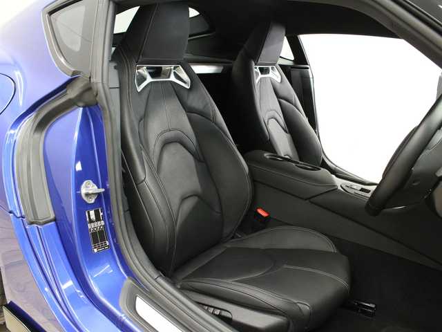 トヨタ スープラ RZ 三重県 2023(令5)年 1万km 青 OPブラック革シート/OPブラック革巻きステアリングホイール/プリクラッシュセーフティ/レーンディパーチャーアラート/ブラインドスポットモニター/アダプティブハイビーム/クルーズコントロール/クリアランスソナー/HDDナビゲーションシステム/・HDDナビ/・地デジTV/・HDDオーディオ/・8.8インチタッチディスプレイ/・Toyota Supra Connect/・Bluetooth/・USB入力端子/・カラーバックガイドモニター/JBLプレミアムサウンドシステム(12スピーカー)/バックカメラ/8.8インチTFTカラー液晶メーター/カラーヘッドアップディスプレイ/ユピテル前後ドライブレコーダー/純正19インチ10本スポークツヤ消ダークメタリック塗装鍛造アルミホイール/「Supra」ロゴ入brembo製レッドブレーキキャリパー/6灯式LEDヘッドランプ/・オートライト/アダプティブハイビーム/プッシュエンジンスタート/スマートキー×2/新車時保証書/取扱説明書