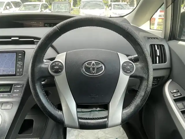 トヨタ プリウス S　LEDエディション 栃木県 2011(平23)年 14.4万km グレーメタリック (株)IDOMが運営する【じしゃロン宇都宮店】の自社ローン専用車両になります。こちらは現金またはオートローンご利用時の価格です。自社ローンご希望の方は別途その旨お申付け下さい/純正７インチナビ/(CD/DVD/Bluetooth)/フルセグTV/ビルトインETC/ステアリングスイッチ/電動格納ミラー/純正１５インチアルミホイール/オートライト/プッシュスタート/スマートキー