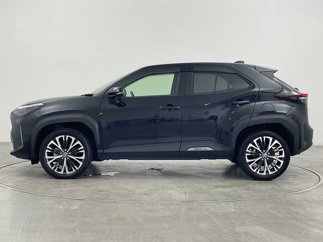 トヨタ ヤリスクロス Z 群馬県 2022(令4)年 2.7万km ブラックマイカ 純正８型ナビ　フルセグＴＶ　シートヒーター　ハンドルヒーター　パワーシート　ハーフレザーシート　前後ドラレコ　ＥＴＣ　電動パーキングブレーキ　アダプティブクルーズコントロール　ＬＥＤ　スマートキー