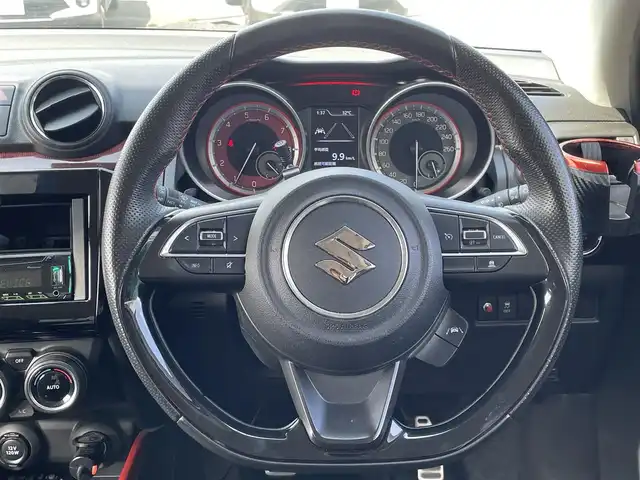 スズキ スイフト スポーツ セーフティPKG 島根県 2018(平30)年 5.7万km プレミアムシルバーメタリック 登録時走行距離56806km/ユピテルポータブルナビ/・ワンセグTV/・ミュージックサーバー/スズキセーフティサポート/・衝突軽減ブレーキ/・横滑り防止装置/・車線逸脱警報/・レーンキープアシスト/・レーダークルーズコントロール/・オートハイビーム/ETC/社外ドラレコ一体型デジタルミラー/D席シートヒーター/スマートキー/プッシュスタート /スペアキー