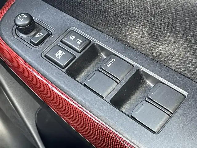 スズキ スイフト スポーツ セーフティPKG 島根県 2018(平30)年 5.7万km プレミアムシルバーメタリック 登録時走行距離56806km/ユピテルポータブルナビ/・ワンセグTV/・ミュージックサーバー/スズキセーフティサポート/・衝突軽減ブレーキ/・横滑り防止装置/・車線逸脱警報/・レーンキープアシスト/・レーダークルーズコントロール/・オートハイビーム/ETC/社外ドラレコ一体型デジタルミラー/D席シートヒーター/スマートキー/プッシュスタート /スペアキー