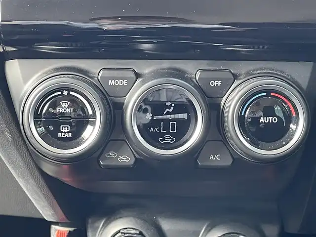 スズキ スイフト スポーツ セーフティPKG 島根県 2018(平30)年 5.7万km プレミアムシルバーメタリック 登録時走行距離56806km/ユピテルポータブルナビ/・ワンセグTV/・ミュージックサーバー/スズキセーフティサポート/・衝突軽減ブレーキ/・横滑り防止装置/・車線逸脱警報/・レーンキープアシスト/・レーダークルーズコントロール/・オートハイビーム/ETC/社外ドラレコ一体型デジタルミラー/D席シートヒーター/スマートキー/プッシュスタート /スペアキー