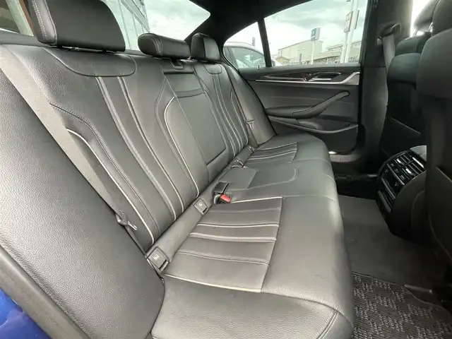 ＢＭＷ ５２３ｄ Mスポーツ 栃木県 2019(令1)年 4.9万km メディテラニアンブルー イノベーションパッケージ/ハイラインパッケージ/ブラックキドニーグリル/トランクスポイラー/コンフォートアクセス/インテリジェントセーフティ/ナビ/フルセグTV/全方位カメラ/ETC/ヘッドアップディスプレイ/ジェスチャーコントロール/パーキングアシスト /レーンキープアシスト/ブラインドスポット /黒革シート/パワーシート /全席シートヒーター /パワートランクリッド/PDC/ディスプレイキーあり
