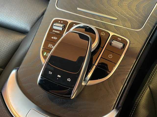 メルセデス・ベンツ Ｃ２２０ｄ ワゴン ローレウスエディション 愛知県 2019(令1)年 7.4万km ポーラホワイト 黒革/パワーシート/シートヒーター/ヘッドアップディスプレイ/レーダーセーフティパッケージ/ACC/ブラインドスポットモニター/レーンキープアシスト/純正HDDナビ/バックカメラ/フルセグTV/ETC/LEDヘッドライト/スマートキー/純正18インチアルミホイール