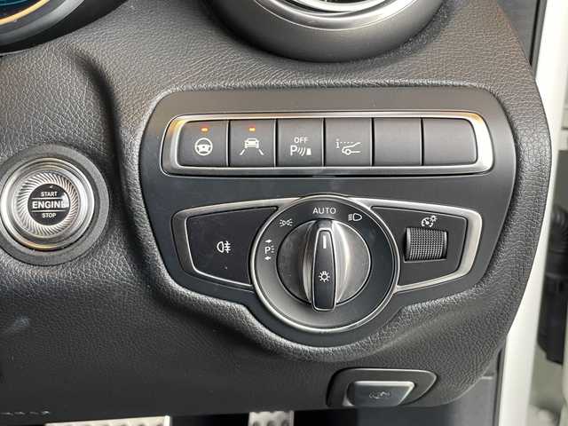 メルセデス・ベンツ Ｃ２２０ｄ ワゴン ローレウスエディション 愛知県 2019(令1)年 7.4万km ポーラホワイト 黒革/パワーシート/シートヒーター/ヘッドアップディスプレイ/レーダーセーフティパッケージ/ACC/ブラインドスポットモニター/レーンキープアシスト/純正HDDナビ/バックカメラ/フルセグTV/ETC/LEDヘッドライト/スマートキー/純正18インチアルミホイール