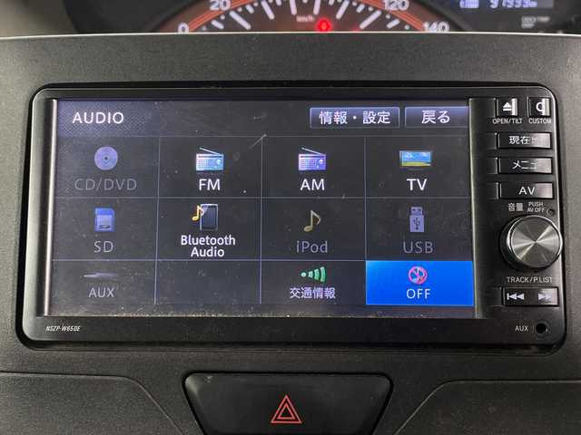 ダイハツ タント X SAⅡ 埼玉県 2015(平27)年 9.8万km コットンアイボリー ルーフキャリア　/純正ナビ　/バックカメラ　/前ドライブレコーダー　/ＥＴＣ　/衝突軽減ブレーキ　/レーンキープアシスト　/横滑り防止措置　/プッシュスタート　/スマートキー　/ドアバイザー　/片側パワースライドドア