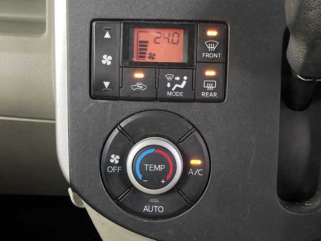 ダイハツ タント X SAⅡ 埼玉県 2015(平27)年 9.8万km コットンアイボリー ルーフキャリア　/純正ナビ　/バックカメラ　/前ドライブレコーダー　/ＥＴＣ　/衝突軽減ブレーキ　/レーンキープアシスト　/横滑り防止措置　/プッシュスタート　/スマートキー　/ドアバイザー　/片側パワースライドドア