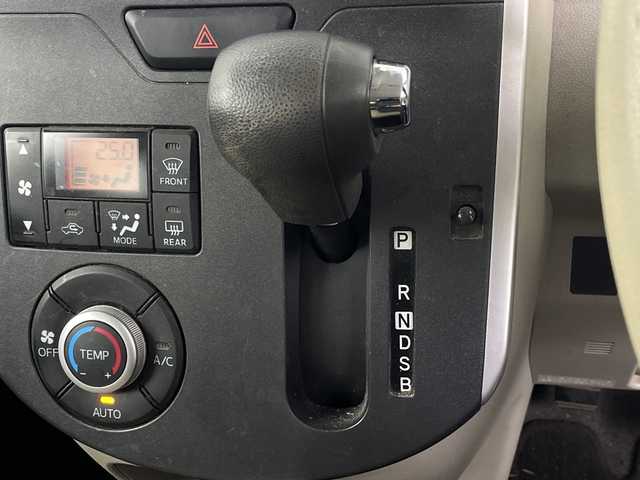 ダイハツ タント X SAⅡ 埼玉県 2015(平27)年 9.8万km コットンアイボリー ルーフキャリア　/純正ナビ　/バックカメラ　/前ドライブレコーダー　/ＥＴＣ　/衝突軽減ブレーキ　/レーンキープアシスト　/横滑り防止措置　/プッシュスタート　/スマートキー　/ドアバイザー　/片側パワースライドドア