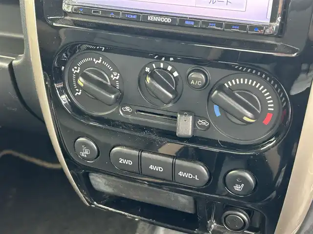 スズキ ジムニー ランドベンチャー 静岡県 2016(平28)年 4.2万km クールカーキPM ケンウッドナビ/Bluetooth/SD/CD/DVD/USB/シートヒーターD席/ETC/ワンセグ/ドライブレコーダー/４WD/フロントフォグランプ/ドアバイザー/背面タイヤハードカバー/ウインカーミラー