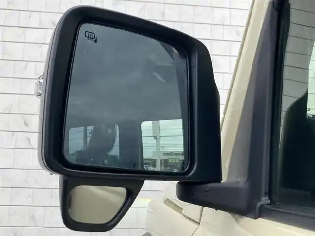 スズキ ジムニー ノマド FC 静岡県 2025(令7)年 0.1千km ベージュⅡ スズキセーフティサポート/LEDオートヘッドランプ/レーダークルーズコントロール/リアクリアランスソナー/オートハイビーム/ヘッドライトウォッシャー/ヒーテッドドアミラー/革巻きステアリング/スマートキー＆プッシュスタート/アイドリングストップ/ワンオーナー/4WD/シートヒーター(前席)/純正15インチアルミホイール/カラーコード：E5JC17