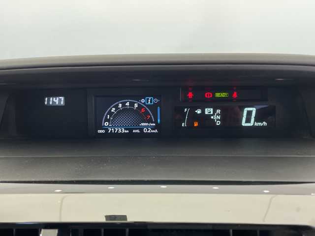 トヨタ プリウス α S ツーリングセレクション G’s 栃木県 2016(平28)年 7.2万km ホワイトパールクリスタルシャイン 禁煙車/ハーフレザーシート/オートライト/LEDヘッドライト/ステアリングスイッチ/革巻きステアリング/プッシュスタート/スマートキー/ウィンカーミラー/電動格納ミラー/社外フロアマット/純正18インチアルミホイール