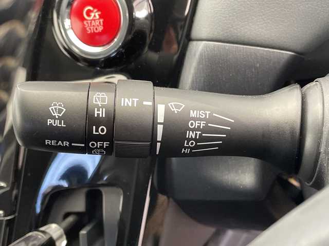 トヨタ プリウス α S ツーリングセレクション G’s 栃木県 2016(平28)年 7.2万km ホワイトパールクリスタルシャイン 禁煙車/ハーフレザーシート/オートライト/LEDヘッドライト/ステアリングスイッチ/革巻きステアリング/プッシュスタート/スマートキー/ウィンカーミラー/電動格納ミラー/社外フロアマット/純正18インチアルミホイール