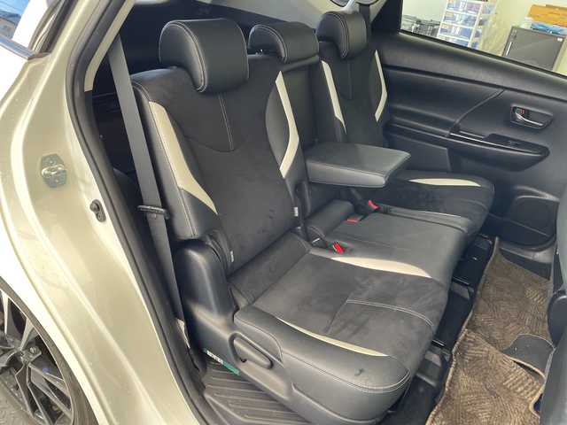 トヨタ プリウス α S ツーリングセレクション G’s 栃木県 2016(平28)年 7.2万km ホワイトパールクリスタルシャイン 禁煙車/ハーフレザーシート/オートライト/LEDヘッドライト/ステアリングスイッチ/革巻きステアリング/プッシュスタート/スマートキー/ウィンカーミラー/電動格納ミラー/社外フロアマット/純正18インチアルミホイール