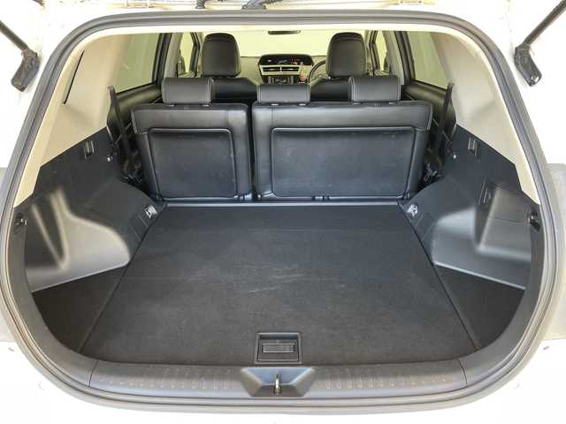 トヨタ プリウス α S ツーリングセレクション G’s 栃木県 2016(平28)年 7.2万km ホワイトパールクリスタルシャイン 禁煙車/ハーフレザーシート/オートライト/LEDヘッドライト/ステアリングスイッチ/革巻きステアリング/プッシュスタート/スマートキー/ウィンカーミラー/電動格納ミラー/社外フロアマット/純正18インチアルミホイール