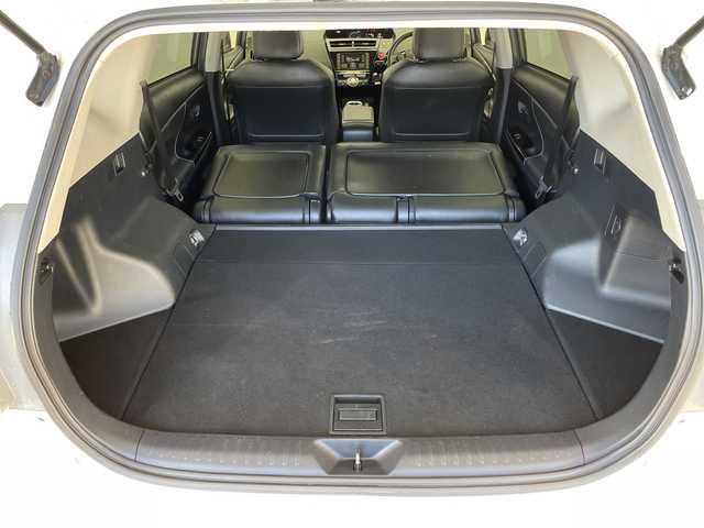 トヨタ プリウス α S ツーリングセレクション G’s 栃木県 2016(平28)年 7.2万km ホワイトパールクリスタルシャイン 禁煙車/ハーフレザーシート/オートライト/LEDヘッドライト/ステアリングスイッチ/革巻きステアリング/プッシュスタート/スマートキー/ウィンカーミラー/電動格納ミラー/社外フロアマット/純正18インチアルミホイール