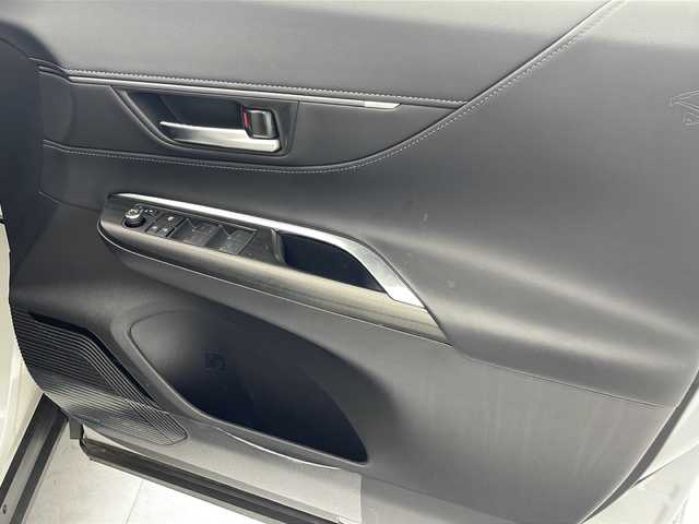 トヨタ ハリアー ハイブリッド G 沖縄県 2020(令2)年 7.5万km ホワイトパールクリスタルシャイン 純正ディスプレイオーディオ　/フルセグTV/Ｂｌｕｅｔｏｏｔｈ　/バックカメラ　/ＥＴＣ　/トヨタセーフティセンス/・衝突被害軽減ブレーキ (プリクラッシュセーフティ)																									/・ハンドル操作サポート (レーントレーシングアシスト)																									/・追従ドライブ支援機能 (レーダークルーズコントロール)																									/・車線はみ出しアラート (レーンディパーチャーアラート)																									/・自動ハイビーム (オートマチックハイビーム)																									/ＬＥＤヘッドライト　/オートライト/デジタルインナーミラー　/ステアリングスイッチ/パワーバックドア　/電動パーキングブレーキ　/横滑り防止装置/純正フロアマット/純正18インチアルミホイール/スマートキー/スペアキー/プッシュスタート/保証書/取扱説明書