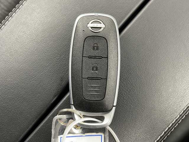 日産 エクストレイル X e－4ORCE 道央・札幌 2023(令5)年 1.7万km ダイヤモンドブラック ４WD/エマージェンシーブレーキ/メーカー12インチナビ/【BT/USB/AM/FM】/フルセグTV/バックカメラ/アラウンドビューカメラ/ETC/ナビ連動型ドラレコ/ステアリングスイッチ/全席シートヒーター/D席パワーシート/純正アルミ/純正バイザー/スペアキー/保証書