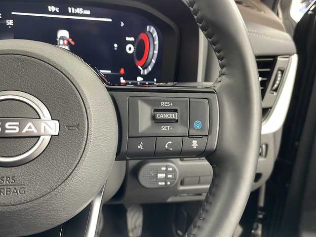 日産 エクストレイル X e－4ORCE 道央・札幌 2023(令5)年 1.7万km ダイヤモンドブラック ４WD/エマージェンシーブレーキ/メーカー12インチナビ/【BT/USB/AM/FM】/フルセグTV/バックカメラ/アラウンドビューカメラ/ETC/ナビ連動型ドラレコ/ステアリングスイッチ/全席シートヒーター/D席パワーシート/純正アルミ/純正バイザー/スペアキー/保証書