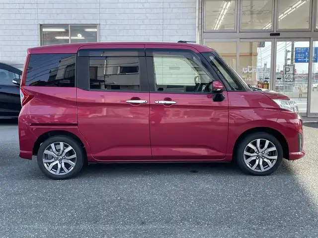 トヨタ ルーミー G S 愛知県 2017(平29)年 6.4万km マゼンタベリーマイカM (株)IDOMが運営する【じしゃロン豊川店】の自社ローン専用車両になります。こちらは現金またはオートローンご利用時の価格です。自社ローンご希望の方は別途その旨お申付け下さい/純正ナビ（地図SDあり）/Bluetooth　CD　DVD/フルセグ　TV/バックモニター/衝突被害軽減システム/衝突被害軽減ブレーキ/車線逸脱警報/車線逸脱抑制機能/標識認識機能/ふらつき警報/先行車発進お知らせ機能/コーナーセンサー/横滑り防止機能/クルーズコントロール/オートライト/ヘッドライトLED/両側パワースライドドアー/オートエアコン/エンジンプッシュボタン/ETC/スマートキー×2/保証書