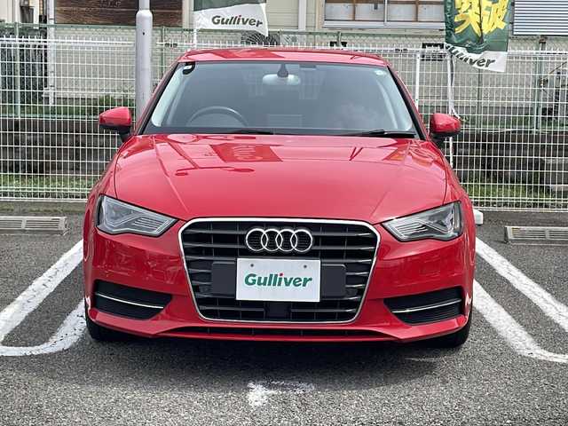 アウディ Ａ３ スポーツバック 1．4 TFSI 兵庫県 2015(平27)年 3.3万km 赤 ワンオーナー/ターボ/OP/コンビニエンスパッケージ/パーキングシステム（フロント/リア）/リアビューカメラ/アドバンスキーシステム/LEDライトパッケージ/LEDヘッドランプ/前席バニティミラー証明/読書灯（F/R）/エントランスランプ/フットランプ/インサイドドアハンドル照明/ドアリフレクター/カップホルダー照明/ラゲッジルームランプ/フロントフォグランプ無/レザーパッケージ/ミラノレザー（ブラック）/前席シートヒーター/パワーシート/MMIナビゲーションパッケージ/SSDナビ/タッチパッド/フルセグTV/CD/DVD/SDカードスロット/アウディコネクト/ステアリングスイッチ/パドルシフト/7インチディスプレイ/アダプティブクルーズコントロール/-/-/ETC2.0/純正フロアマット/取扱説明書・保証書・スペアキー