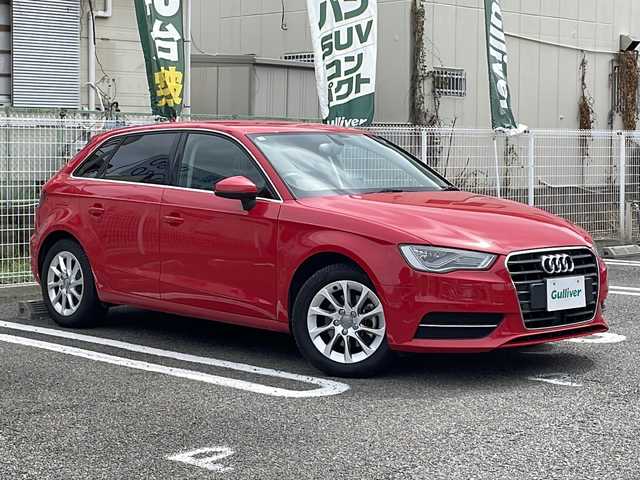 アウディ Ａ３ スポーツバック 1．4 TFSI 兵庫県 2015(平27)年 3.3万km 赤 ワンオーナー/ターボ/OP/コンビニエンスパッケージ/パーキングシステム（フロント/リア）/リアビューカメラ/アドバンスキーシステム/LEDライトパッケージ/LEDヘッドランプ/前席バニティミラー証明/読書灯（F/R）/エントランスランプ/フットランプ/インサイドドアハンドル照明/ドアリフレクター/カップホルダー照明/ラゲッジルームランプ/フロントフォグランプ無/レザーパッケージ/ミラノレザー（ブラック）/前席シートヒーター/パワーシート/MMIナビゲーションパッケージ/SSDナビ/タッチパッド/フルセグTV/CD/DVD/SDカードスロット/アウディコネクト/ステアリングスイッチ/パドルシフト/7インチディスプレイ/アダプティブクルーズコントロール/-/-/ETC2.0/純正フロアマット/取扱説明書・保証書・スペアキー