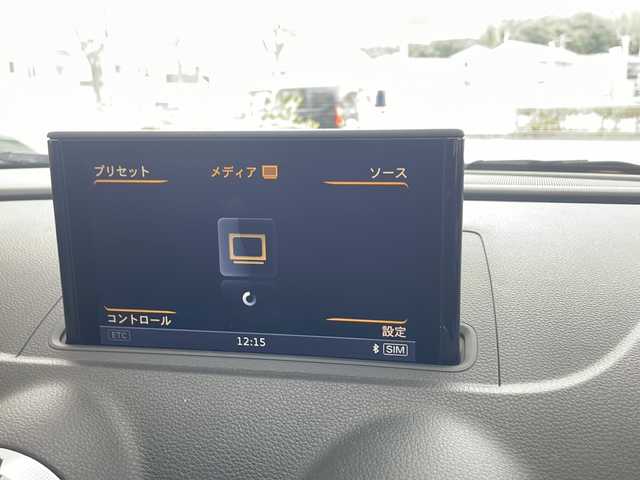 アウディ Ａ３ スポーツバック 1．4 TFSI 兵庫県 2015(平27)年 3.3万km 赤 ワンオーナー/ターボ/OP/コンビニエンスパッケージ/パーキングシステム（フロント/リア）/リアビューカメラ/アドバンスキーシステム/LEDライトパッケージ/LEDヘッドランプ/前席バニティミラー証明/読書灯（F/R）/エントランスランプ/フットランプ/インサイドドアハンドル照明/ドアリフレクター/カップホルダー照明/ラゲッジルームランプ/フロントフォグランプ無/レザーパッケージ/ミラノレザー（ブラック）/前席シートヒーター/パワーシート/MMIナビゲーションパッケージ/SSDナビ/タッチパッド/フルセグTV/CD/DVD/SDカードスロット/アウディコネクト/ステアリングスイッチ/パドルシフト/7インチディスプレイ/アダプティブクルーズコントロール/-/-/ETC2.0/純正フロアマット/取扱説明書・保証書・スペアキー