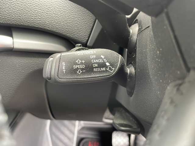 アウディ Ａ３ スポーツバック 1．4 TFSI 兵庫県 2015(平27)年 3.3万km 赤 ワンオーナー/ターボ/OP/コンビニエンスパッケージ/パーキングシステム（フロント/リア）/リアビューカメラ/アドバンスキーシステム/LEDライトパッケージ/LEDヘッドランプ/前席バニティミラー証明/読書灯（F/R）/エントランスランプ/フットランプ/インサイドドアハンドル照明/ドアリフレクター/カップホルダー照明/ラゲッジルームランプ/フロントフォグランプ無/レザーパッケージ/ミラノレザー（ブラック）/前席シートヒーター/パワーシート/MMIナビゲーションパッケージ/SSDナビ/タッチパッド/フルセグTV/CD/DVD/SDカードスロット/アウディコネクト/ステアリングスイッチ/パドルシフト/7インチディスプレイ/アダプティブクルーズコントロール/-/-/ETC2.0/純正フロアマット/取扱説明書・保証書・スペアキー