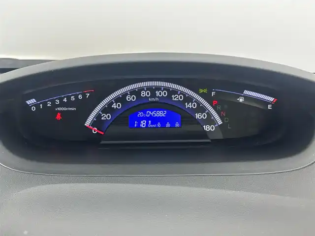 ホンダ フリード G ジャストセレクション 石川県 2015(平27)年 4.6万km シルバー 純正ナビ　/（フルセグ／ＢＴ／ＣＤ／ＤＶＤ）　/バックモニター　/両側パワースライドドア　/オートライト　/電動格納ミラー　/ドライブレコーダー　/ETC　/社外AW　/ステアリングスイッチ