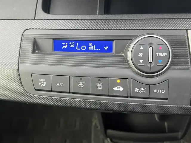 ホンダ フリード G ジャストセレクション 石川県 2015(平27)年 4.6万km シルバー 純正ナビ　/（フルセグ／ＢＴ／ＣＤ／ＤＶＤ）　/バックモニター　/両側パワースライドドア　/オートライト　/電動格納ミラー　/ドライブレコーダー　/ETC　/社外AW　/ステアリングスイッチ