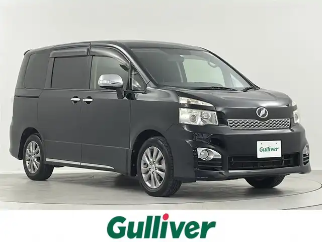 トヨタ ヴォクシー ZS 煌Ⅱ 埼玉県 2012(平24)年 9.5万km ブラック 両側パワースライドドア　純正８インチディーラーナビ　ＭＳＶ　Ｂｌｕｅｔｏｏｔｈ　ＤＶＤ再生　フルセグＴＶ　純正フリップダウンモニター　スマートキー　プッシュスタート　ビルトインＥＴＣ　パドルシフト