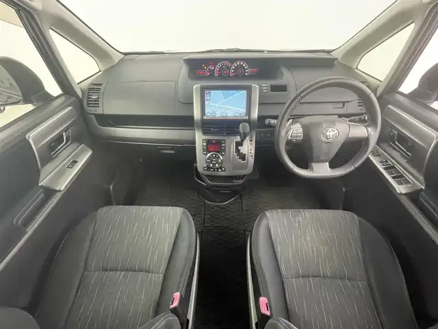 トヨタ ヴォクシー ZS 煌Ⅱ 埼玉県 2012(平24)年 9.5万km ブラック 両側パワースライドドア　純正８インチディーラーナビ　ＭＳＶ　Ｂｌｕｅｔｏｏｔｈ　ＤＶＤ再生　フルセグＴＶ　純正フリップダウンモニター　スマートキー　プッシュスタート　ビルトインＥＴＣ　パドルシフト