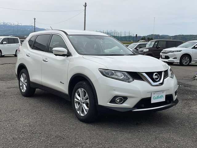 日産 エクストレイル ハイブリッド 20X エマージェンシーブレーキ 新潟県 2016(平28)年 7.6万km ブリリアントホワイトパール 4WD/純正SDナビ/CD/DVD/BT/フルセグテレビ/ミュージックサーバー/全方位カメラ/ETC/ドライブレコーダー/衝突被害軽減ブレーキ/レーンキープアシスト/クルーズコントロール/革シート/シートヒーター /パワーバックドア/ステアリングスイッチ/パーキングアシスト/コーナーセンサー/スマートキー/プッシュスタート/LEDヘッドライト/オートライト/フォグランプ/純正17インチアルミホイール