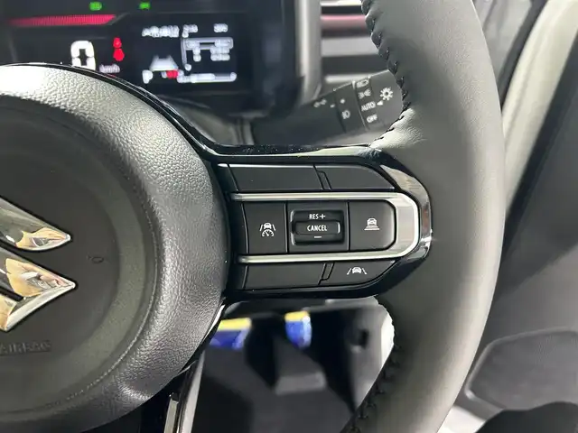 スズキ スペーシア カスタム HYBRID XS 佐賀県 2025(令7)年 0.1万km未満 ピュアホワイトP 衝突被害軽減システム/レーダークルーズコントロール/車線逸脱抑制機能/ロードサインアシスト/先行車発進お知らせ機能/オートライト/オートマチックハイビーム/ヘッドアップディスプレイ/ステアリングヒーター/両側パワースライドドア/運転席・助手席シートヒーター/LED ヘッドライト/LEDフォグライト/電子パーキング/ブレーキホールド/ハーフレザーシート/後席サンシェード/シートバックテーブル/ステアリングヒーター/ISOFIX対応シート/ステアリングスイッチ