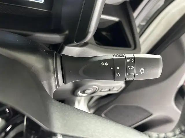 スズキ スペーシア カスタム HYBRID XS 佐賀県 2025(令7)年 0.1万km未満 ピュアホワイトP 衝突被害軽減システム/レーダークルーズコントロール/車線逸脱抑制機能/ロードサインアシスト/先行車発進お知らせ機能/オートライト/オートマチックハイビーム/ヘッドアップディスプレイ/ステアリングヒーター/両側パワースライドドア/運転席・助手席シートヒーター/LED ヘッドライト/LEDフォグライト/電子パーキング/ブレーキホールド/ハーフレザーシート/後席サンシェード/シートバックテーブル/ステアリングヒーター/ISOFIX対応シート/ステアリングスイッチ