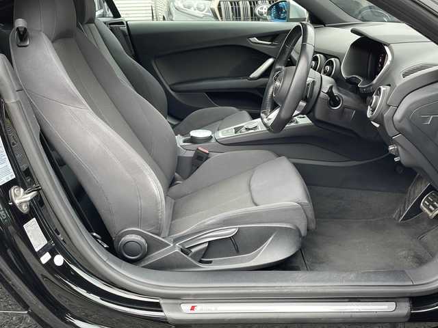 アウディ ＴＴクーペ 1．8TFSI 1st E 東京都 2016(平28)年 5.7万km ミトスブラックメタリック 新車時保証書 整備記録簿/取扱説明書 /アシスタンスP/クルーズコントロール/純正ナビ/フルセグTV/SD/CD/DVD/BT/USB/AUX/バックカメラ ETC【DSRC】/Fドライブレコーダー/LEDライト/オートライト/スマートキー×2/パドルシフト付革巻きハンドル/コーナーセンサー/純正18インチアルミ