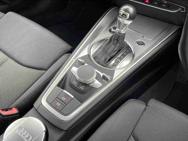 アウディ ＴＴクーペ 1．8TFSI 1st E 東京都 2016(平28)年 5.7万km ミトスブラックメタリック 新車時保証書 整備記録簿/取扱説明書 /アシスタンスP/クルーズコントロール/純正ナビ/フルセグTV/SD/CD/DVD/BT/USB/AUX/バックカメラ ETC【DSRC】/Fドライブレコーダー/LEDライト/オートライト/スマートキー×2/パドルシフト付革巻きハンドル/コーナーセンサー/純正18インチアルミ