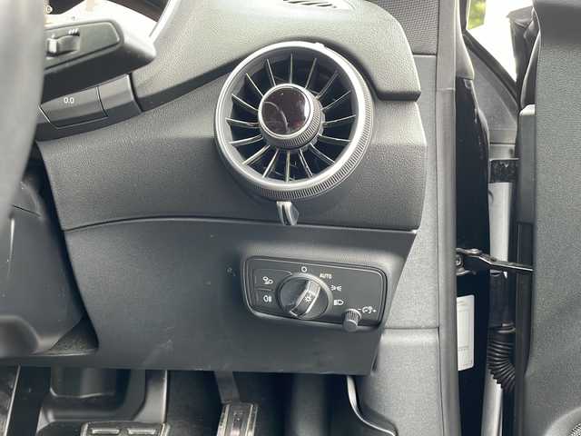アウディ ＴＴクーペ 1．8TFSI 1st E 東京都 2016(平28)年 5.7万km ミトスブラックメタリック 新車時保証書 整備記録簿/取扱説明書 /アシスタンスP/クルーズコントロール/純正ナビ/フルセグTV/SD/CD/DVD/BT/USB/AUX/バックカメラ ETC【DSRC】/Fドライブレコーダー/LEDライト/オートライト/スマートキー×2/パドルシフト付革巻きハンドル/コーナーセンサー/純正18インチアルミ
