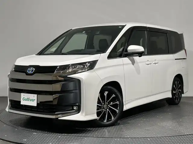 トヨタ ノア ハイブリッド S－Z 愛媛県 2022(令4)年 3.1万km ホワイトパールクリスタルシャイン ・10型ナビ（フルセグＴＶ・ＨＤＭＩ・ＤＶＤ・ＢＴ・ＳＤ）/・バックカメラ　/・両側電動ドア　/・ＤＮ席シートヒーター　/・前後ドラレコ　/・ＥＴＣ２．０　/・オートマチックハイビーム　/・レーダークルーズコントロール