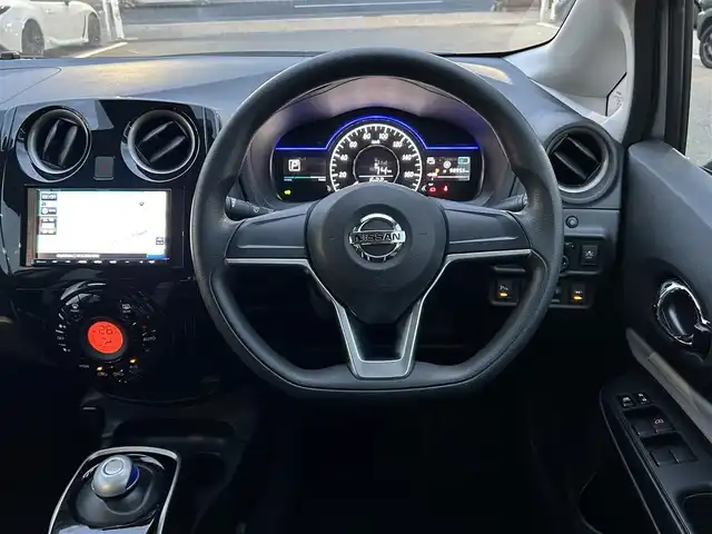 日産 ノート e－パワー X Bアロー 島根県 2020(令2)年 2万km ブリリアントシルバー 登録時走行距離19913km/社外ナビ(CN-301B)/BT/AM/FM/衝突被害軽減システム/車線逸脱警報/横滑り防止装置/ETC/アイドリングストップ/オートライト/電動格納ミラー/プッシュスタート/スマートキー/フロアマット/禁煙車