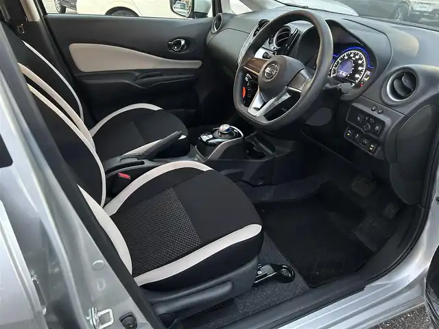 日産 ノート e－パワー X Bアロー 島根県 2020(令2)年 2万km ブリリアントシルバー 登録時走行距離19913km/社外ナビ(CN-301B)/BT/AM/FM/衝突被害軽減システム/車線逸脱警報/横滑り防止装置/ETC/アイドリングストップ/オートライト/電動格納ミラー/プッシュスタート/スマートキー/フロアマット/禁煙車
